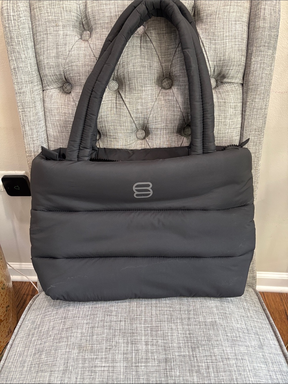 Aritzia’s The Super Puff tote bag